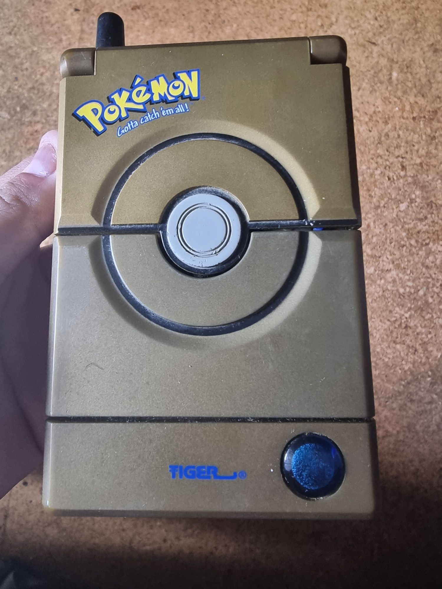Pokemon pokedex deluxe gold tiger 2001