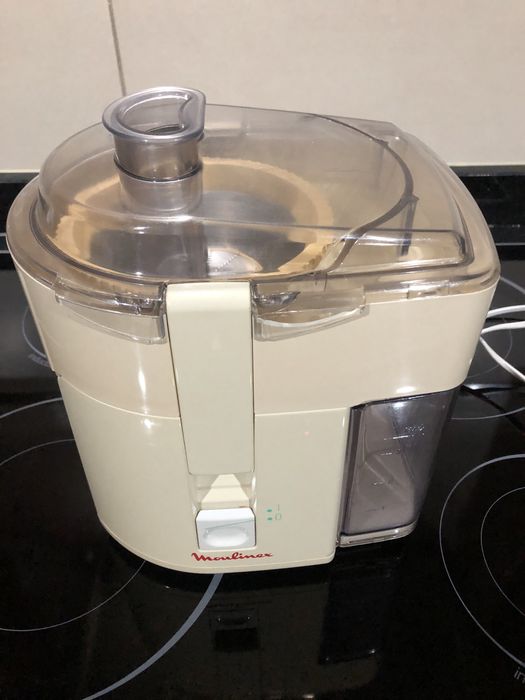 Centrifugadora/ Máquina de fazer sumos