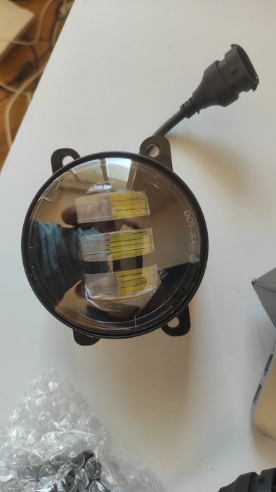 Туманка два режима желтый / белый LED универсальная 3,5 дюйма 90мм