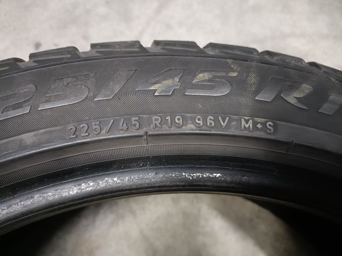Opona zimowa Pirelli Sottozero 3 225/45R19 96V