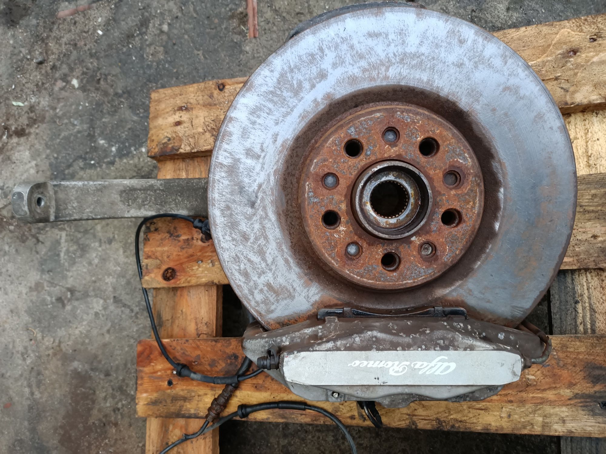 Zaciski hamulcowe przód Duże brembo 330 mm SWAP zwrotice Alfa 159 Brer