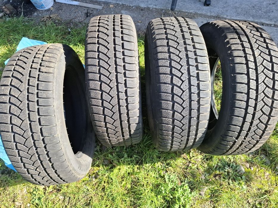Opony zimowe 215/60/R17 700pln komplet