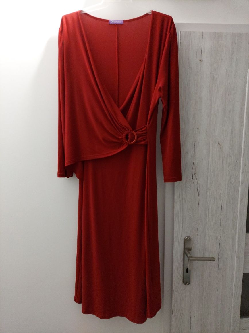 Piękna czerwona sexy sukienka kryjąca maskująca brzuszek duży rozmiar