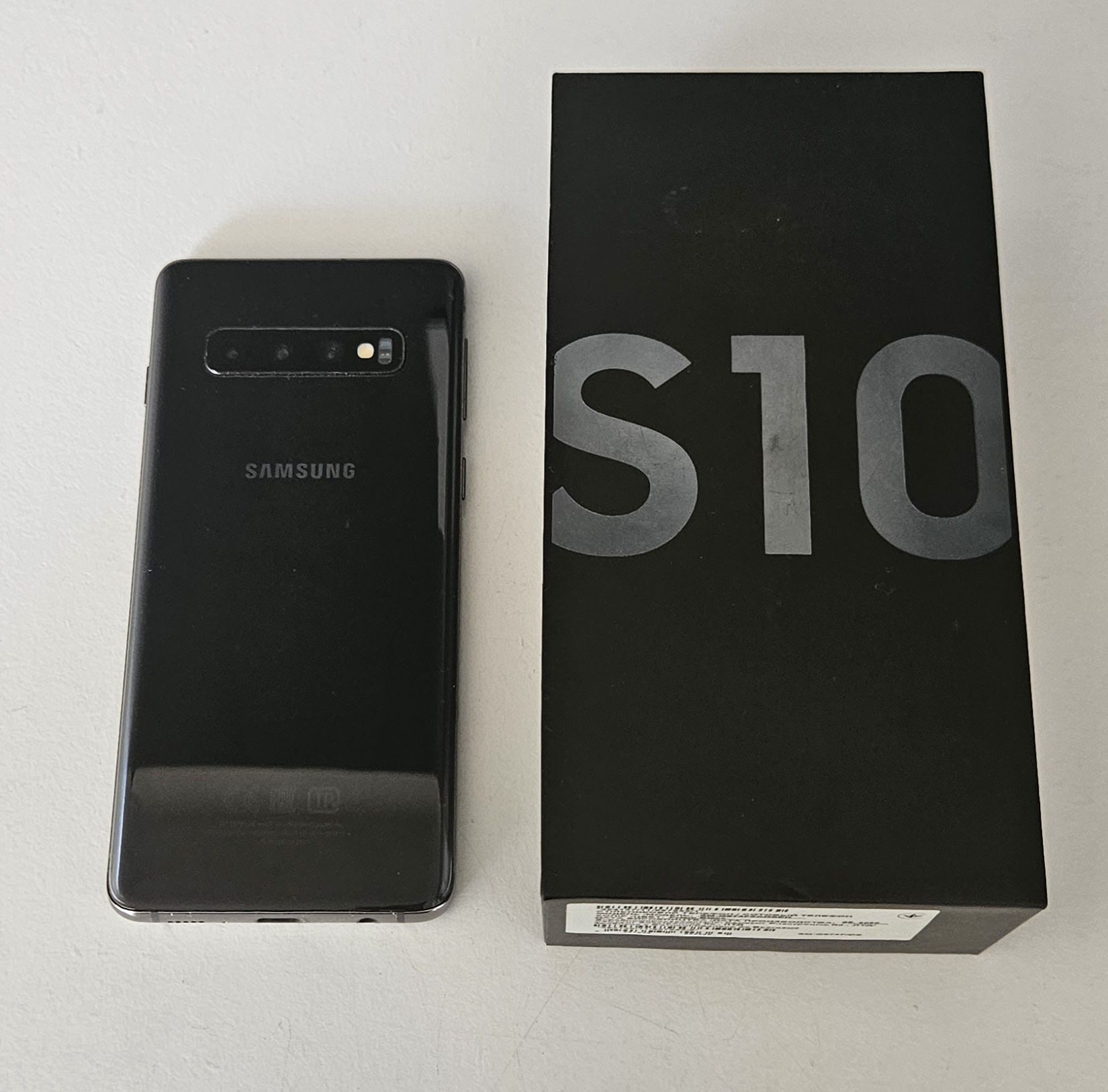 Продам Samsung S10