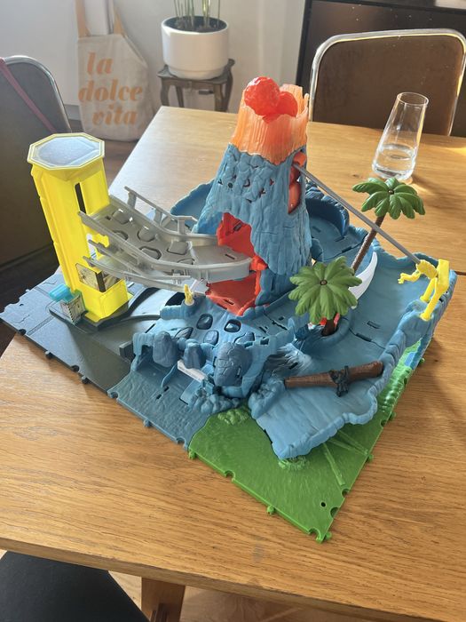 Wulkan tor dla autek resoraków matchbox hotwheels wybuch i dzwieki