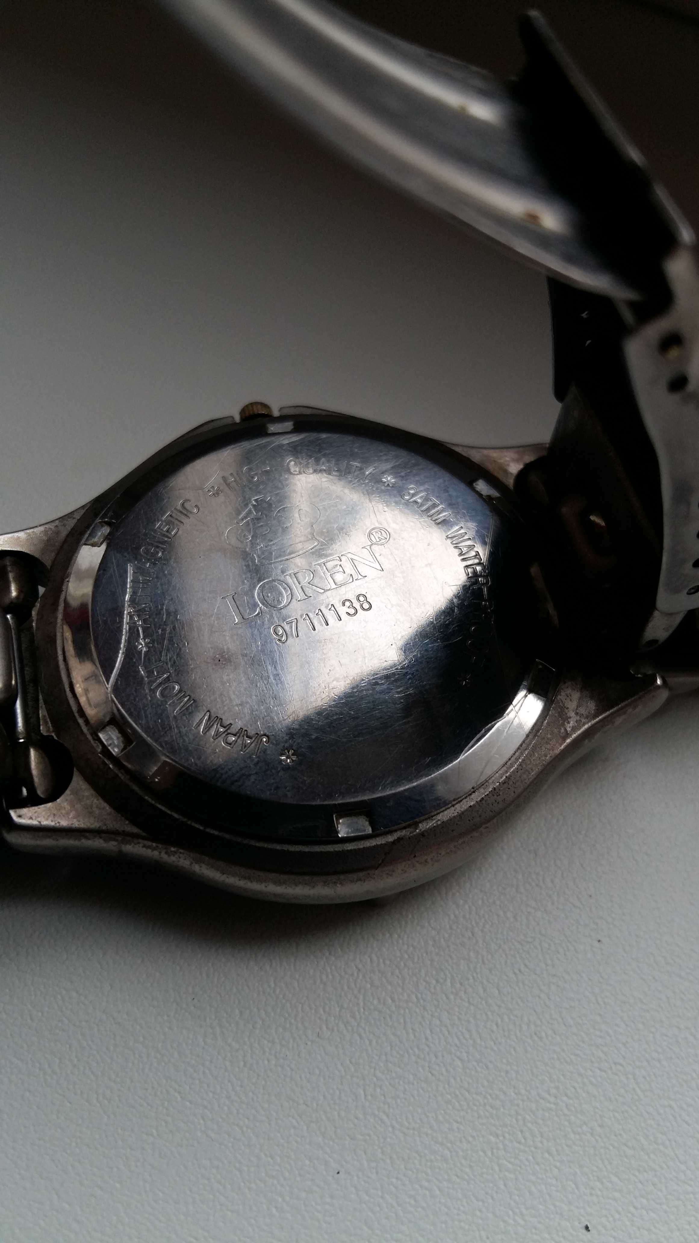Zegarek na baterie LOREN Japan z bransoletką.