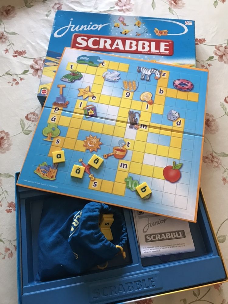 Scrabble junior como novo