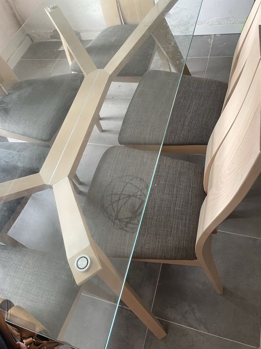 Mesa de jantar com 6 cadeiras