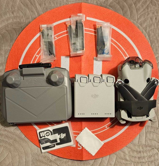 DJI Mini 4 Pro Fly More Combo, Care Refresh.