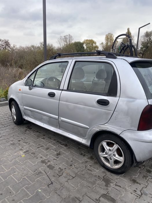 Автівка легкова Chery QQ