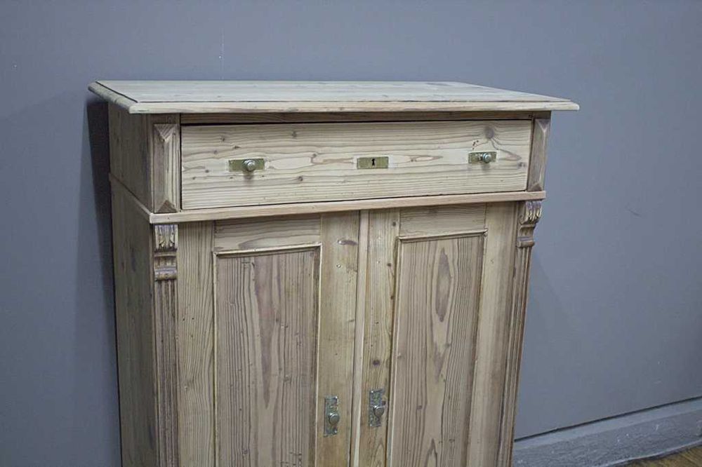 Piękna Bieliźniarka Eklektyczna Antyk