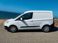 Ford Transit Courrier Courier 1.5 TDI  Equivalente aos modelos:
Peugeo