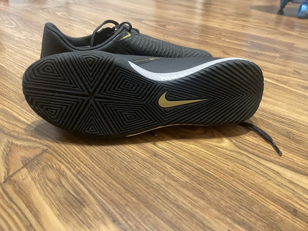 Buty halowe Nike Phantom Venom Academy IC