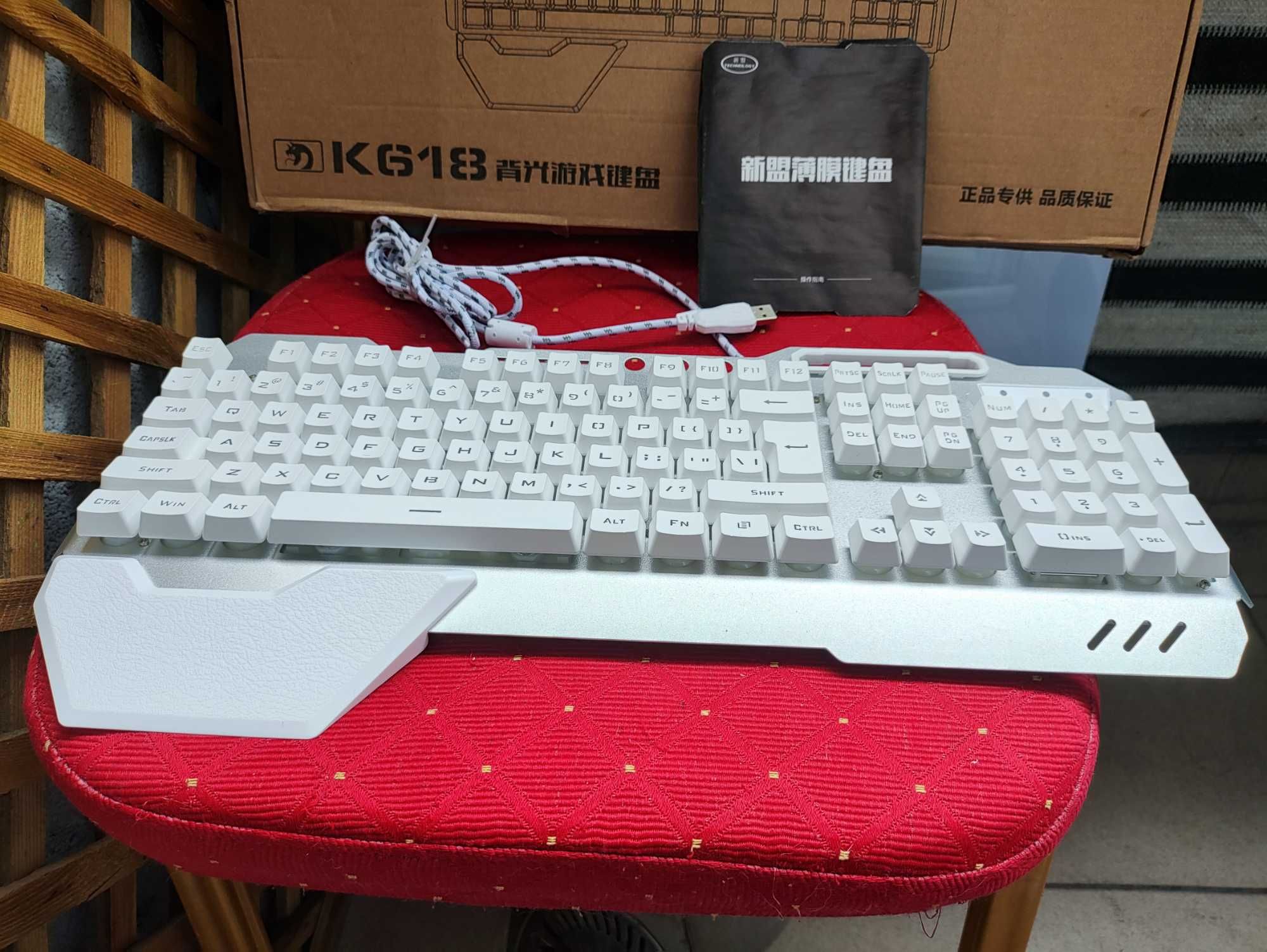 Klawiatura Gamingowa Podświetlana mechaniczna RGB USB M618 dla Graczy