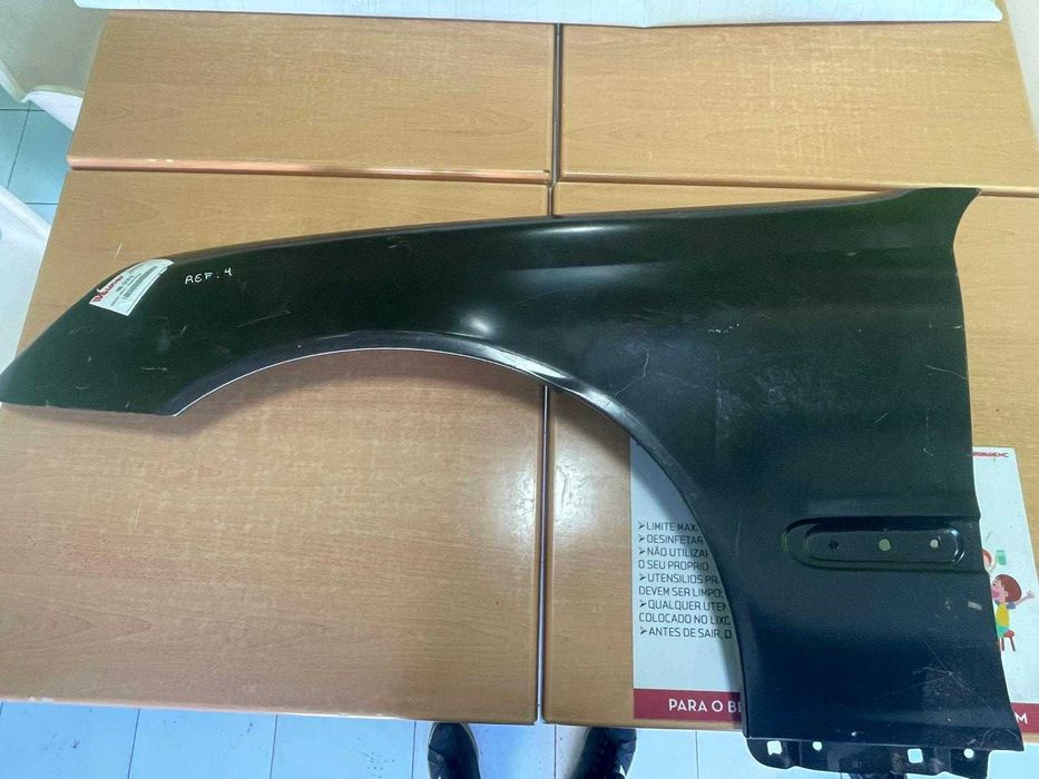 Guarda Lamas Esquerdo NOVO Mercedes W 203