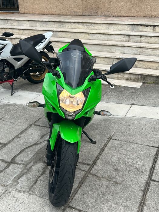 Kawasaki ninja 250cc, ano 2016, com cerca de 31.000 km.
