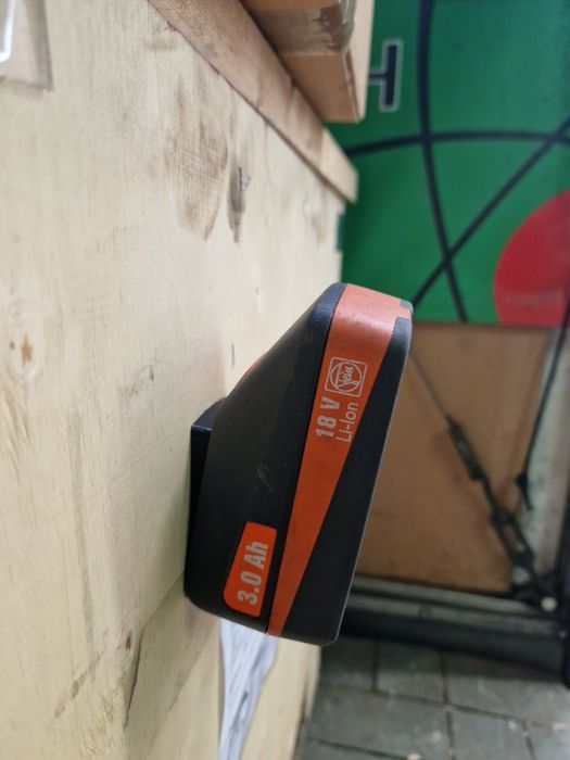 Wieszak uchwyt na akumulator baterie Fein
