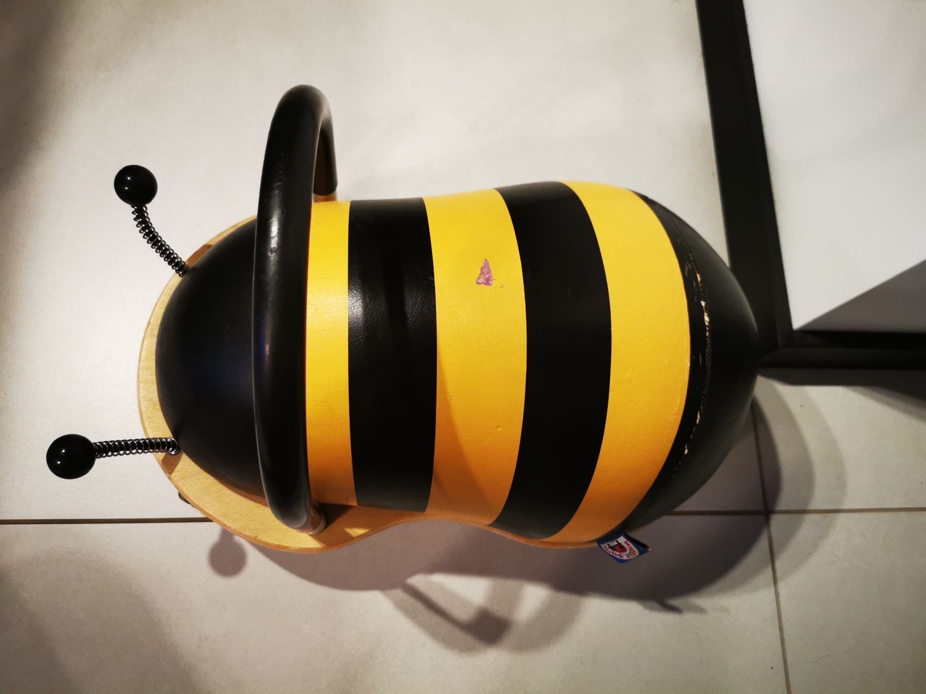Wheely Bug pszczoła jeździk
