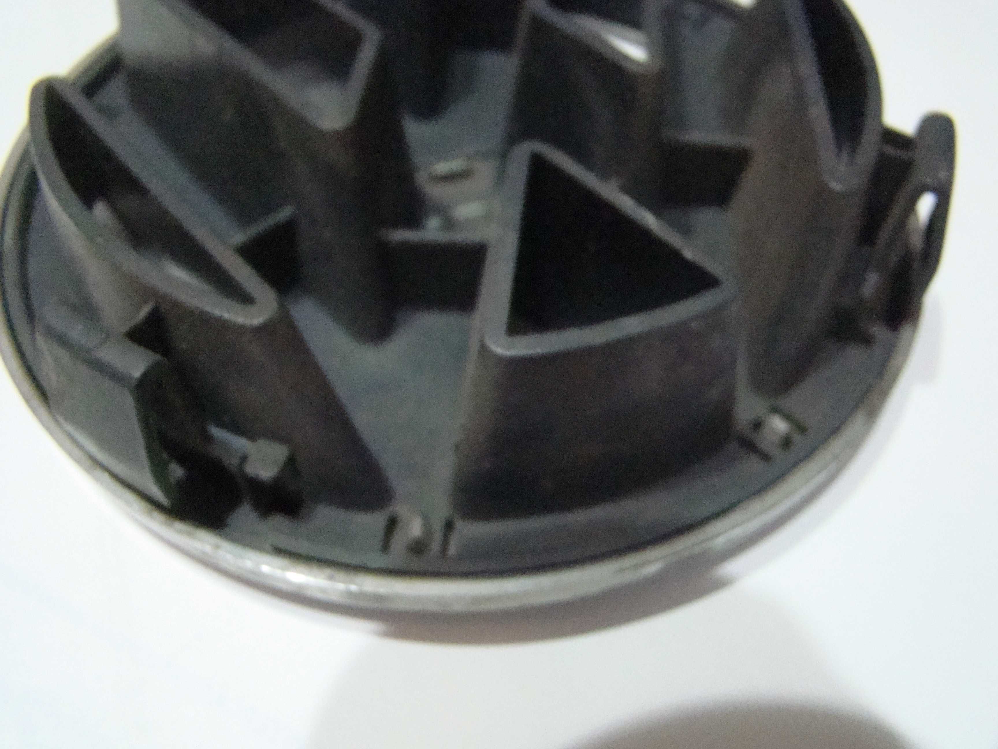Logo (znaczek grill przód ) VW Golf V  Oryginal
