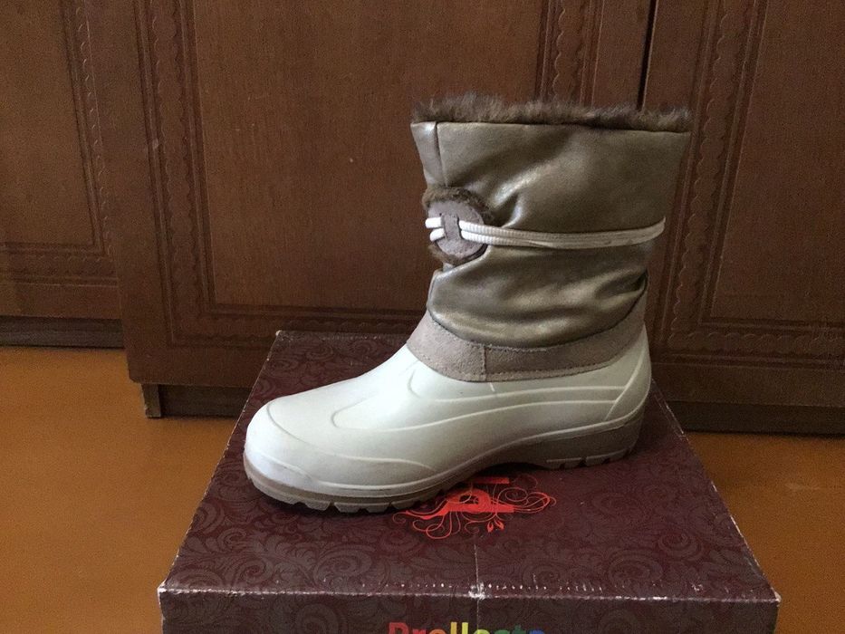 Чоботи зимові, не промокають