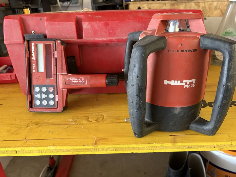 Niwelator Hilti PR 25 z odbiornikiem.