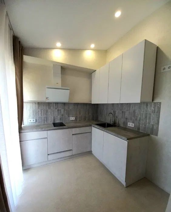 Продам Срочно! 2-х комн. НОВОСТРОЙ С РЕМОНТОМ !