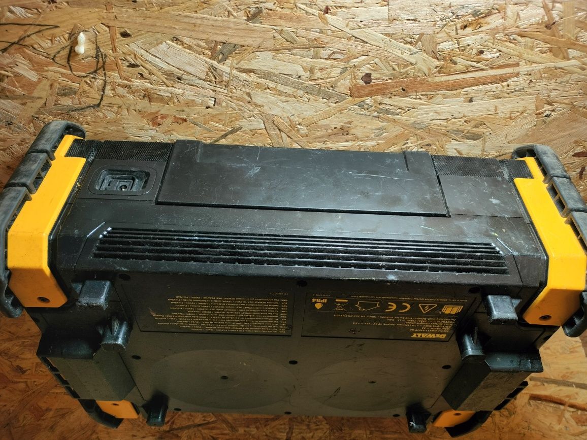 Radio budowlane DeWalt DWST1-81079-GB radio DeWalt akumulatorowe radio