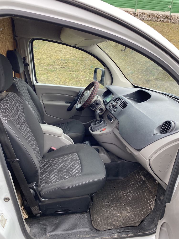 Renault kangoo 2010r koniec roku