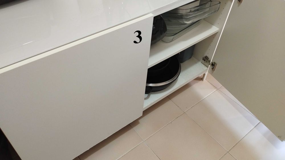 Armário BESTA do IKEA