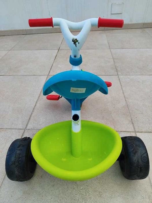 Triciclo em bom estado e pronto a rolar!