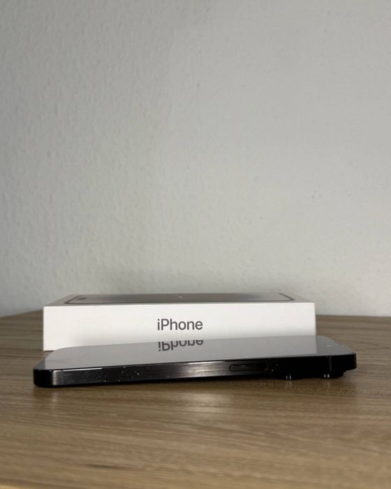 Продам айфон 14 срочная продажа только звонить не отвечаю на смс!