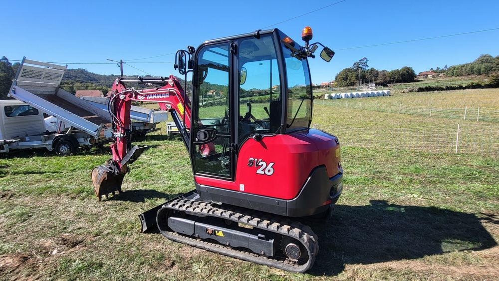 Mini giratória yanmar 2.6 como nova