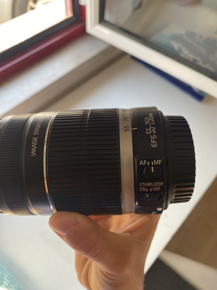 Canon EF-S 55-250mm f/4-5.6 IS
