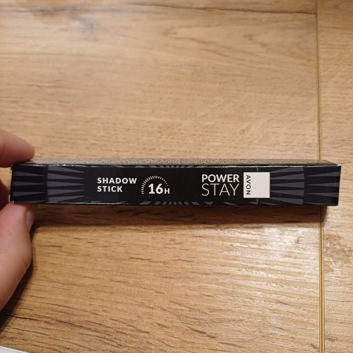 cień do powiek w kredce everyday beige avon