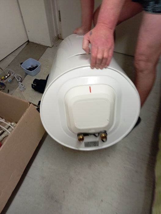 Бойлер электрический состояние хорошее