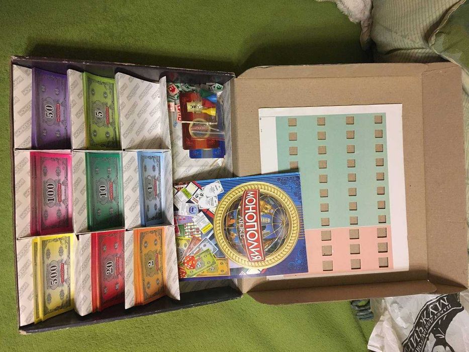 Продаю настольную игру "Монополия".