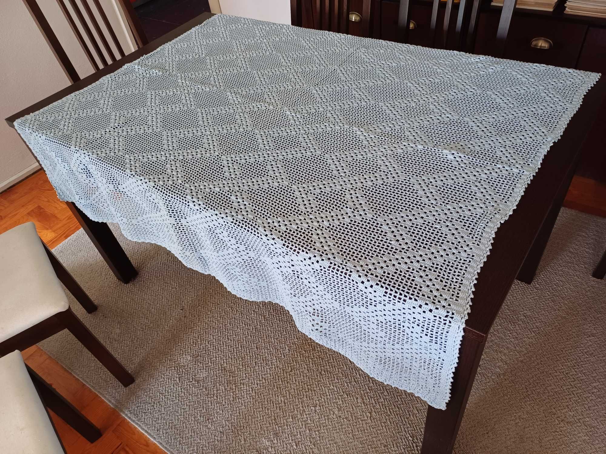 Toalha de mesa em renda artesanal