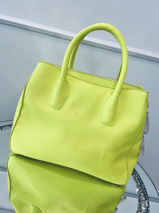 Neonowa torebka do ręki z paskiem Silvian Heach