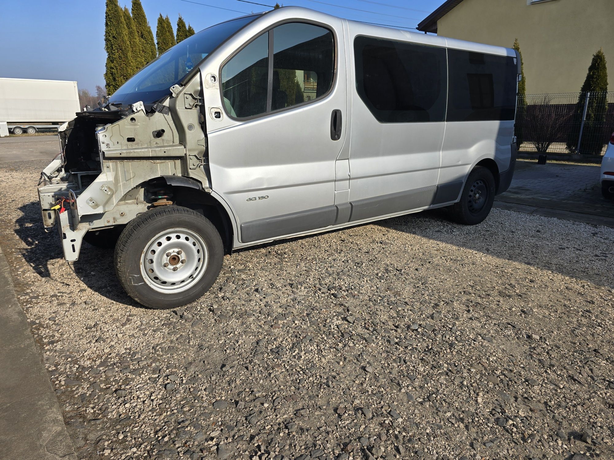 Puste nadwozie  renault trafic vivaro primastar