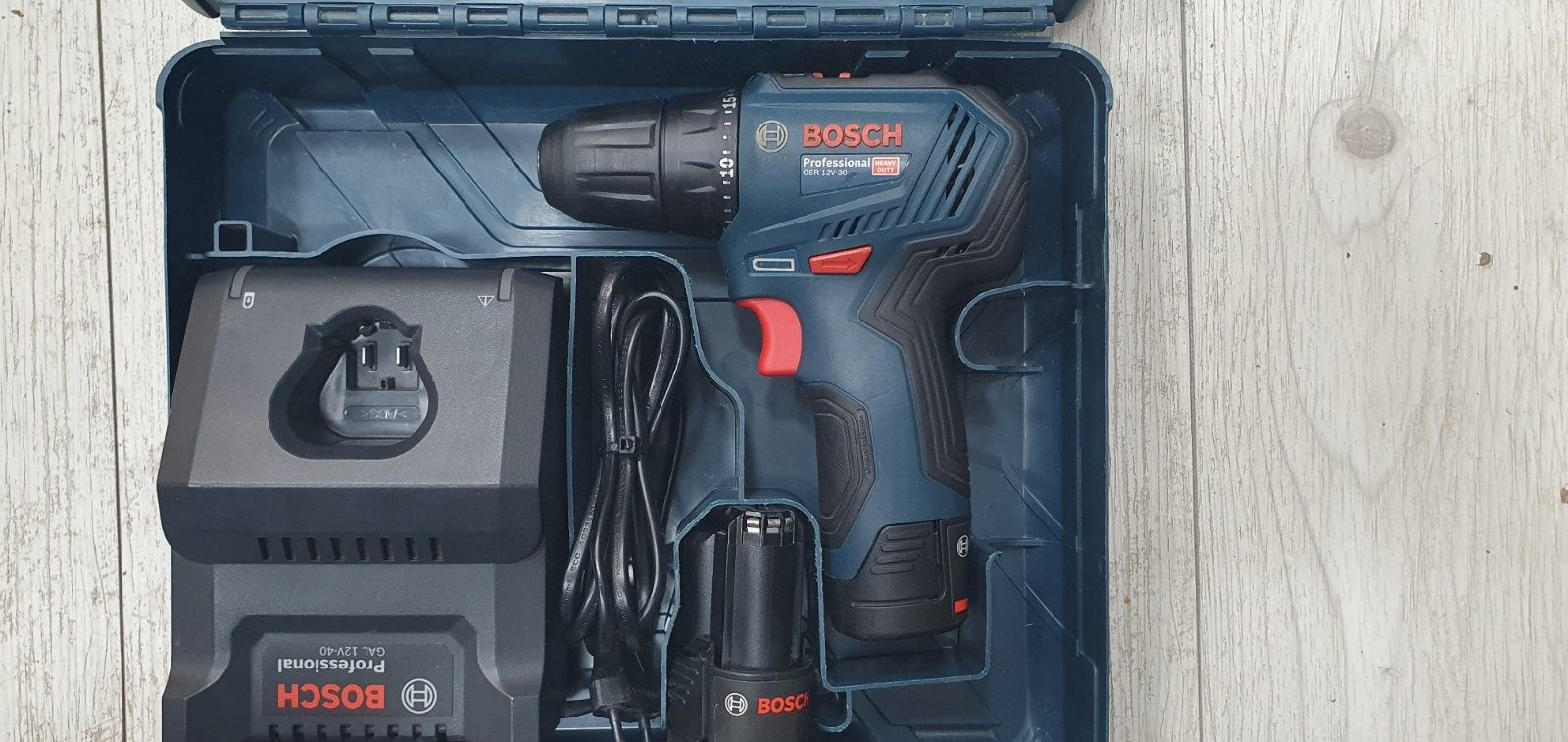 Акумуляторний шуруповерт BOSCH GSR 12V 30