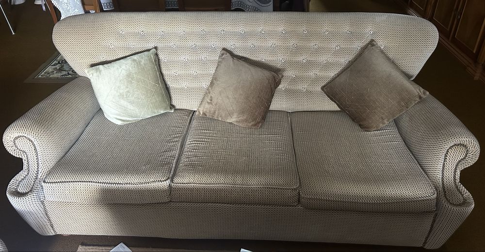 Sofa cama e 2 individuais