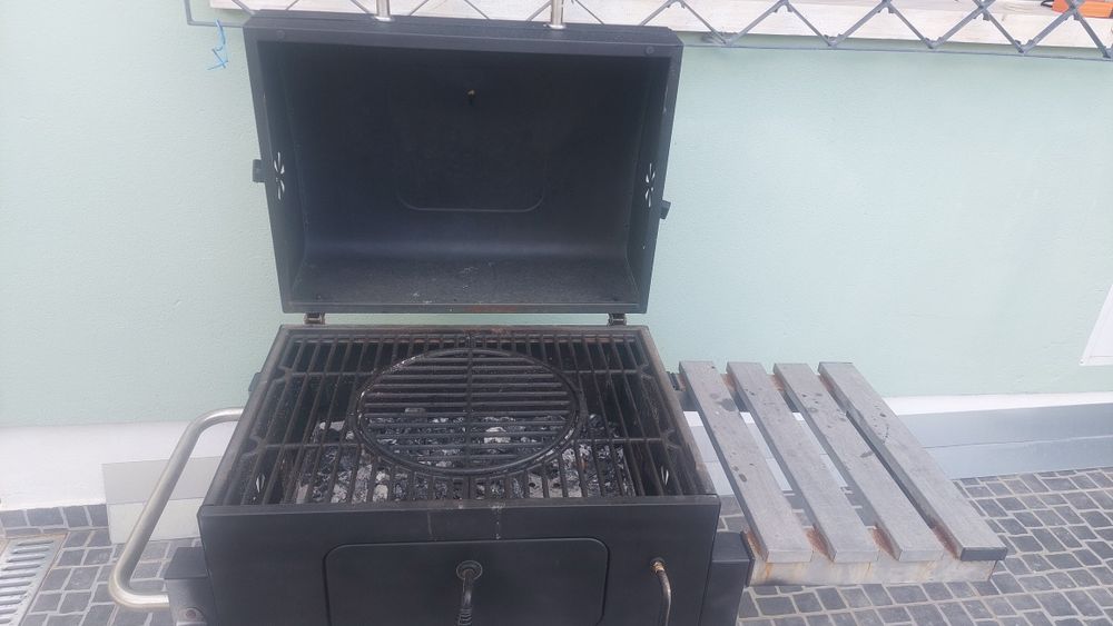 Grelhador a carvão