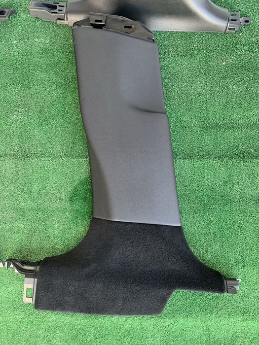 Tesla Y 2020-2024 накладка центральної стійки стойки ліва права