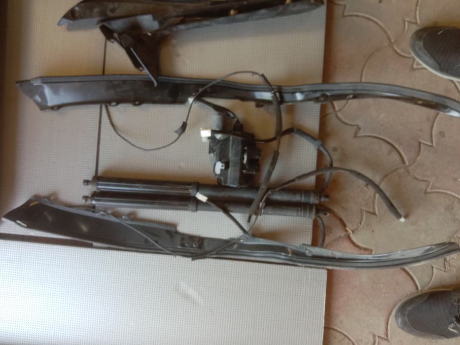 Доводчики багажника на toyota rav4