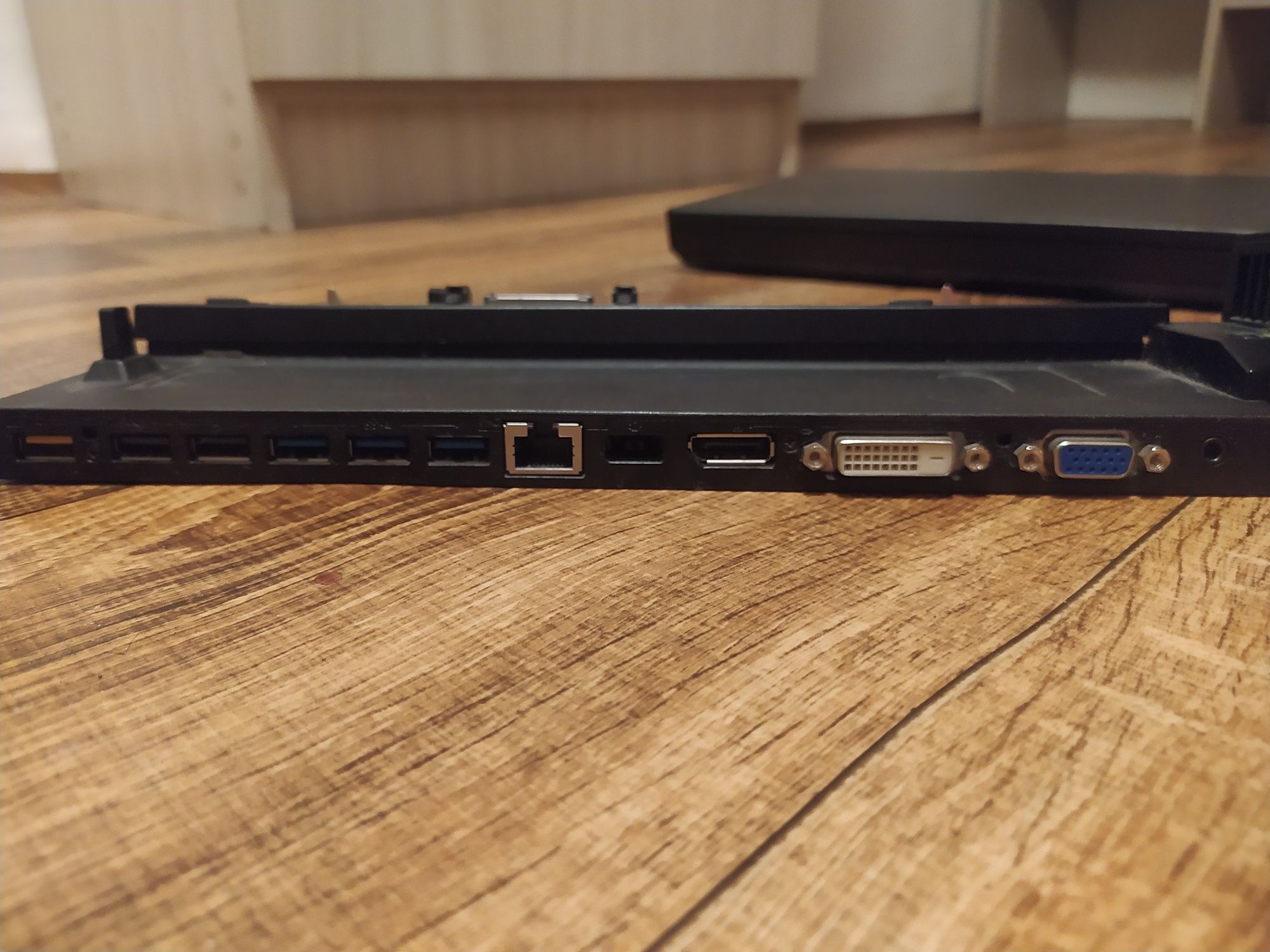 Laptop Lenovo ThinkPad T440p z stacją dokującą i ładowarką