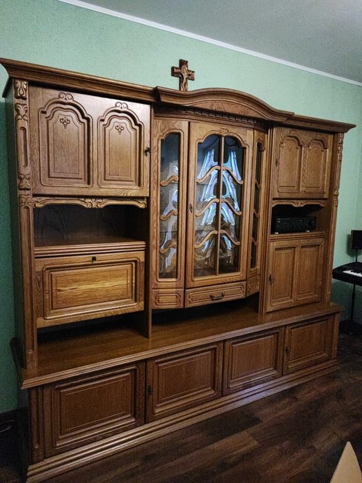 Meble z drewna litego