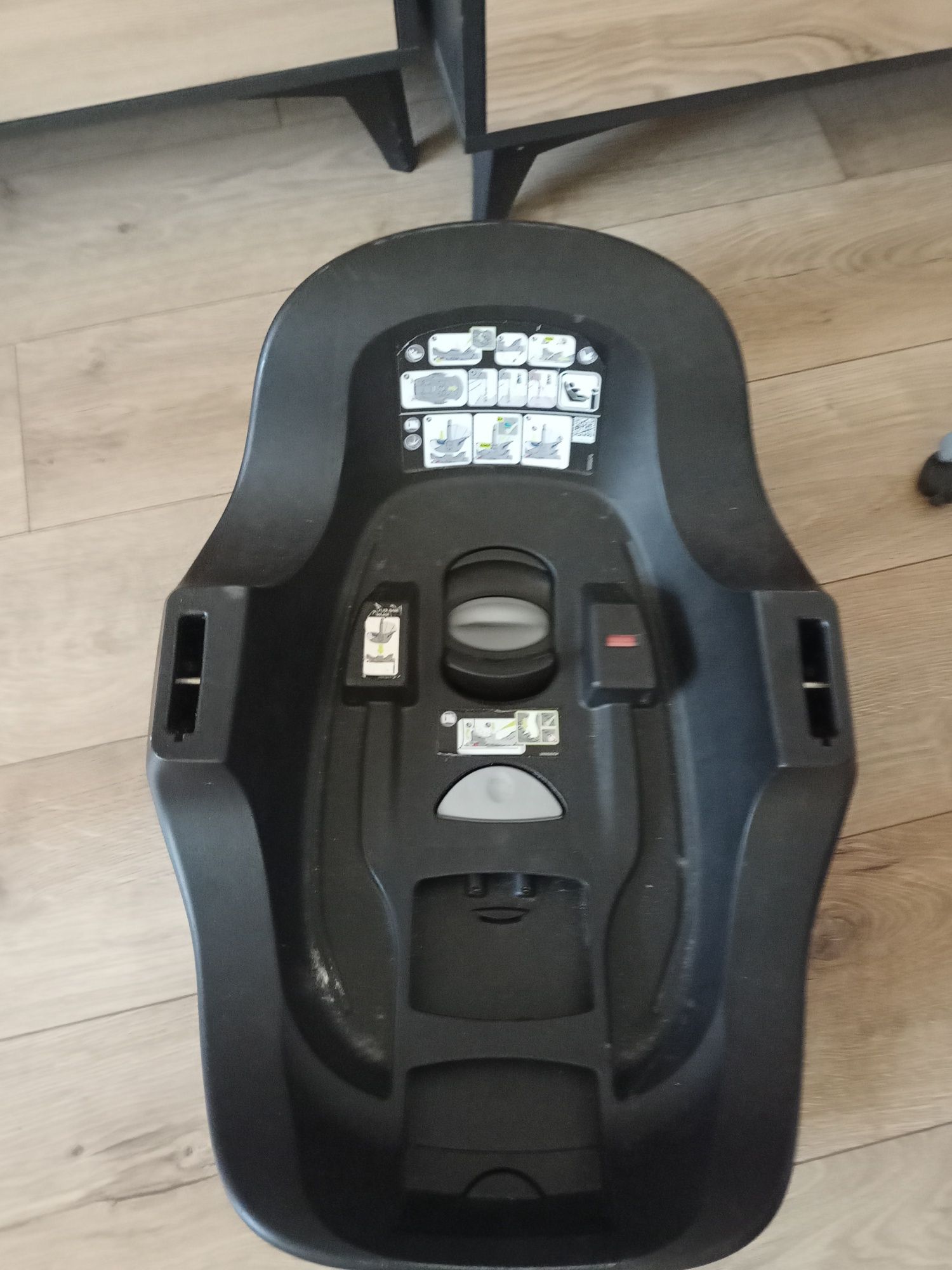 Fotelik samochodowy z bazą ISOFIX