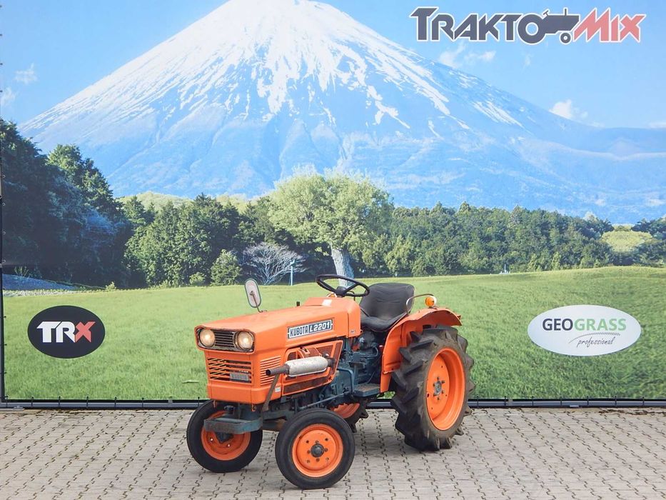 Mały ciągnik Kubota L2201 22KM 3 CYLINDRY traktor japoński Ursus T25