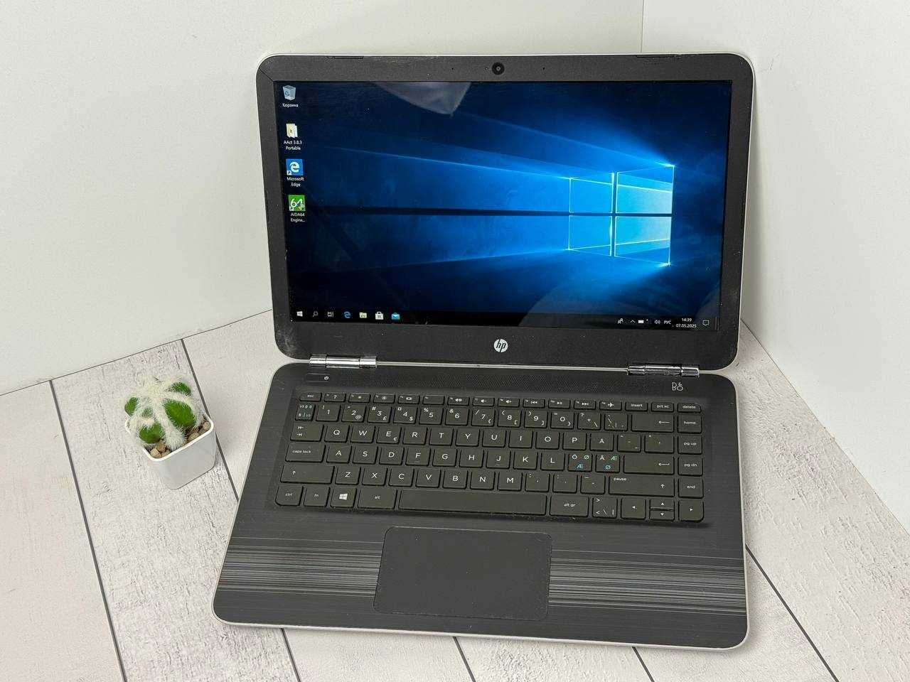 HP Pavilion Silver  Intel  i5-7200 8ram ddr4 ssd 256gb Full HD