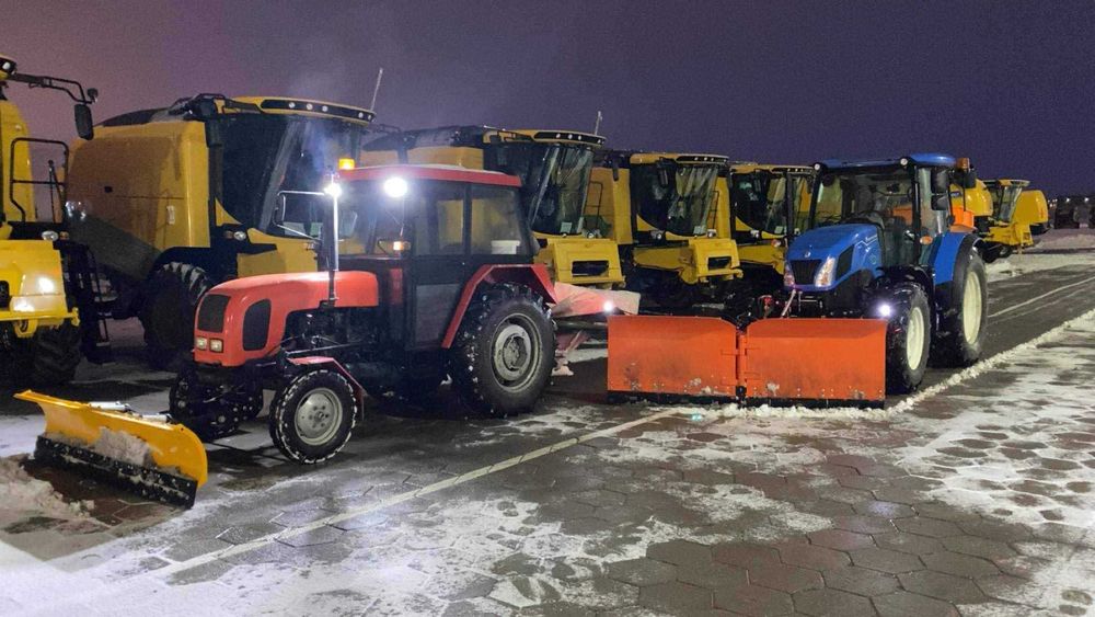 Odśnieżanie dróg , parkingów , obiektów
